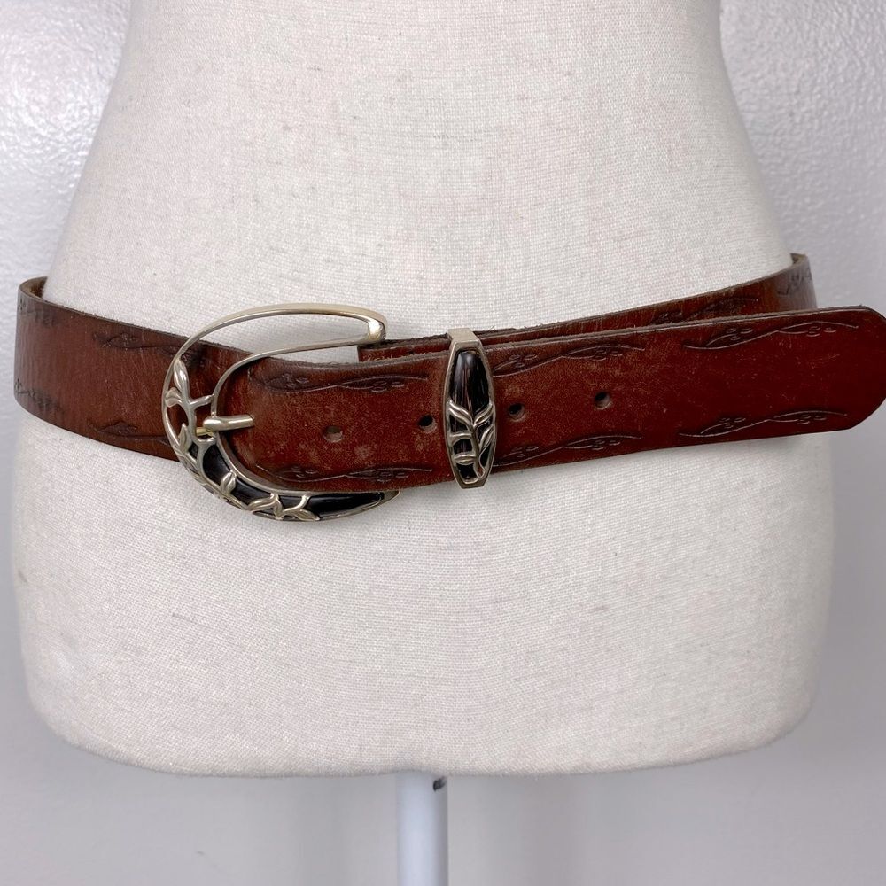 Fossil leather toole belt with silver tone leaf design buckle Sz M